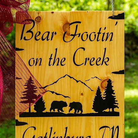 Bear Footin' On The Creek Gatlinburg Exterior foto